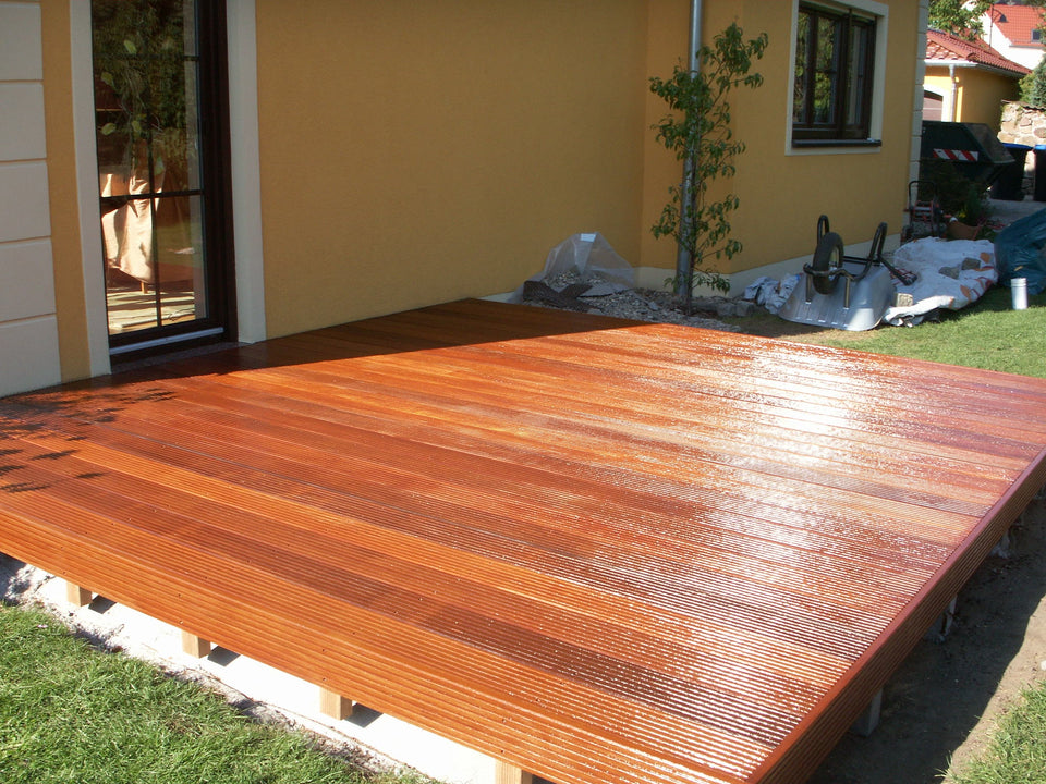 Holzterrasse frisch geölt