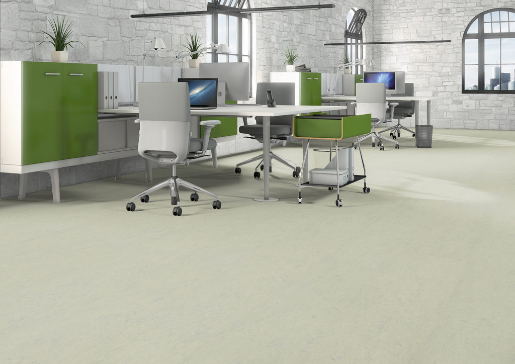 Lichtgrau Linoleum Klickboden Life Silent – heller Designboden in Natursteinoptik