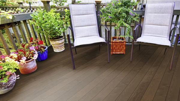 Esche Terrassendiele Thermisch Modifiziert – glatt gehobelt 21 x 130 mm