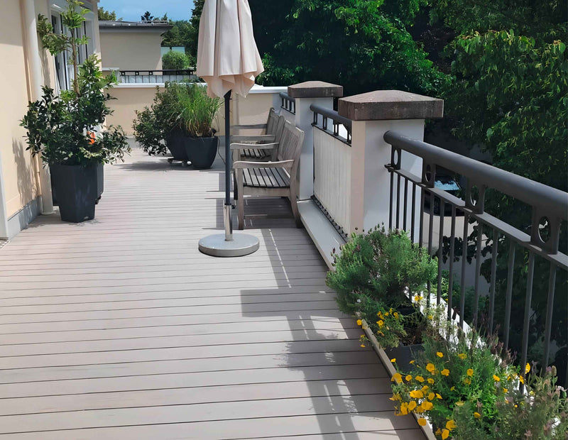 Vivadeck® WPC Terrassendiele Woodgrain massiv